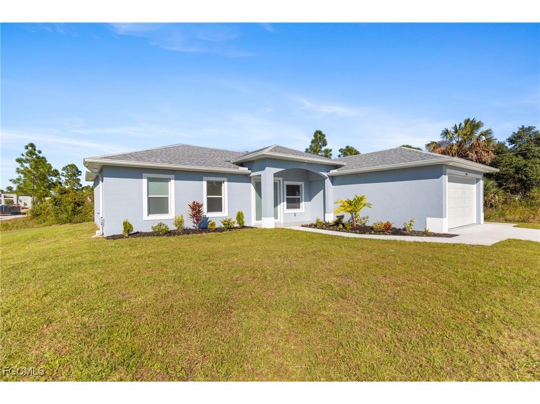 935 Elgin Street Lehigh Acres FL 33974 2025021875 image2