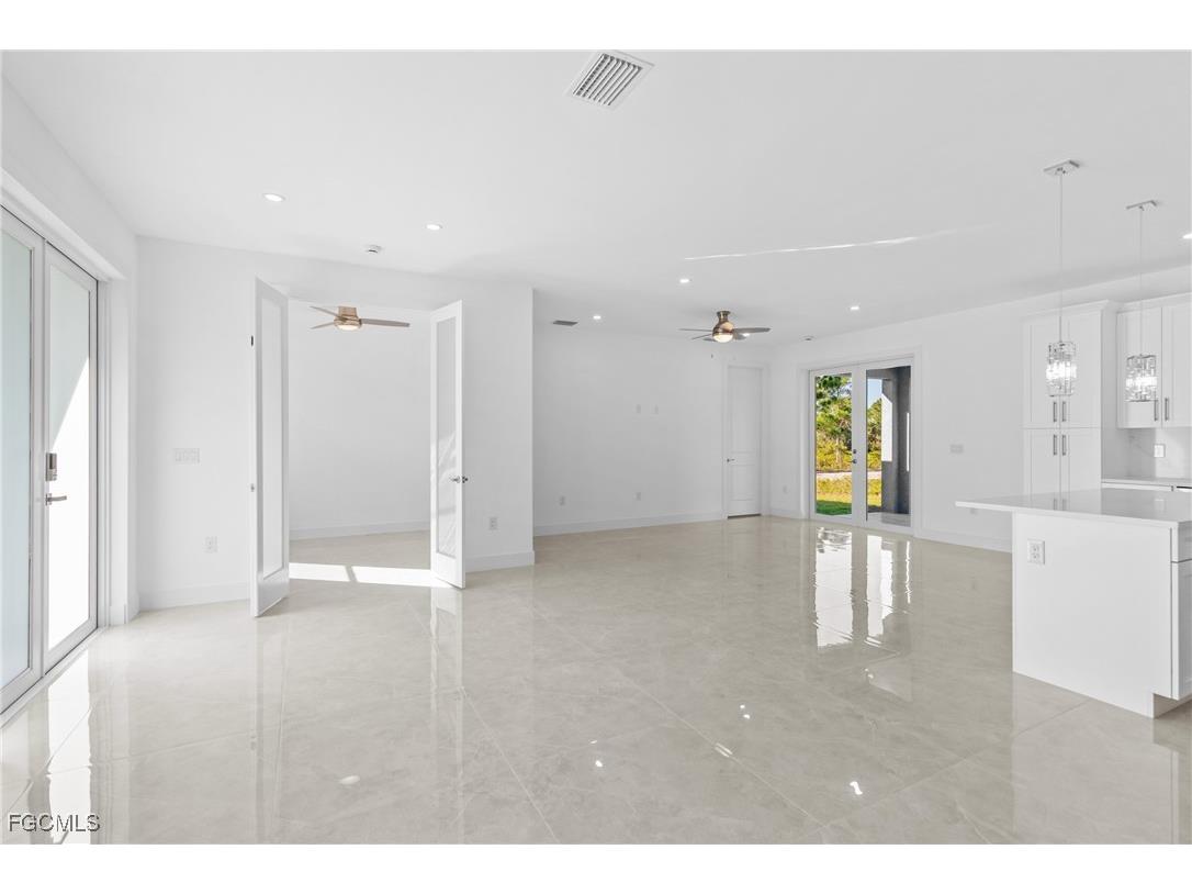 935 Elgin Street Lehigh Acres FL 33974 2025021875 image8