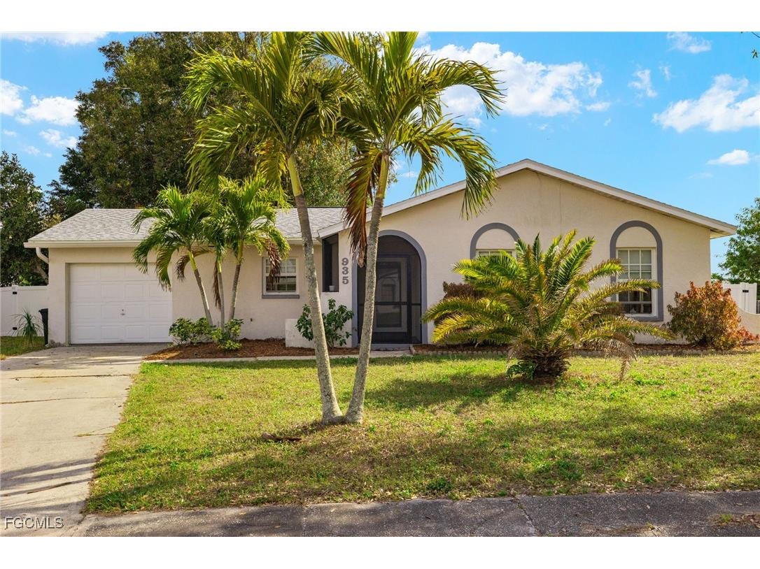 935 Hearty Street North Fort Myers FL 33903 2025013251 image1
