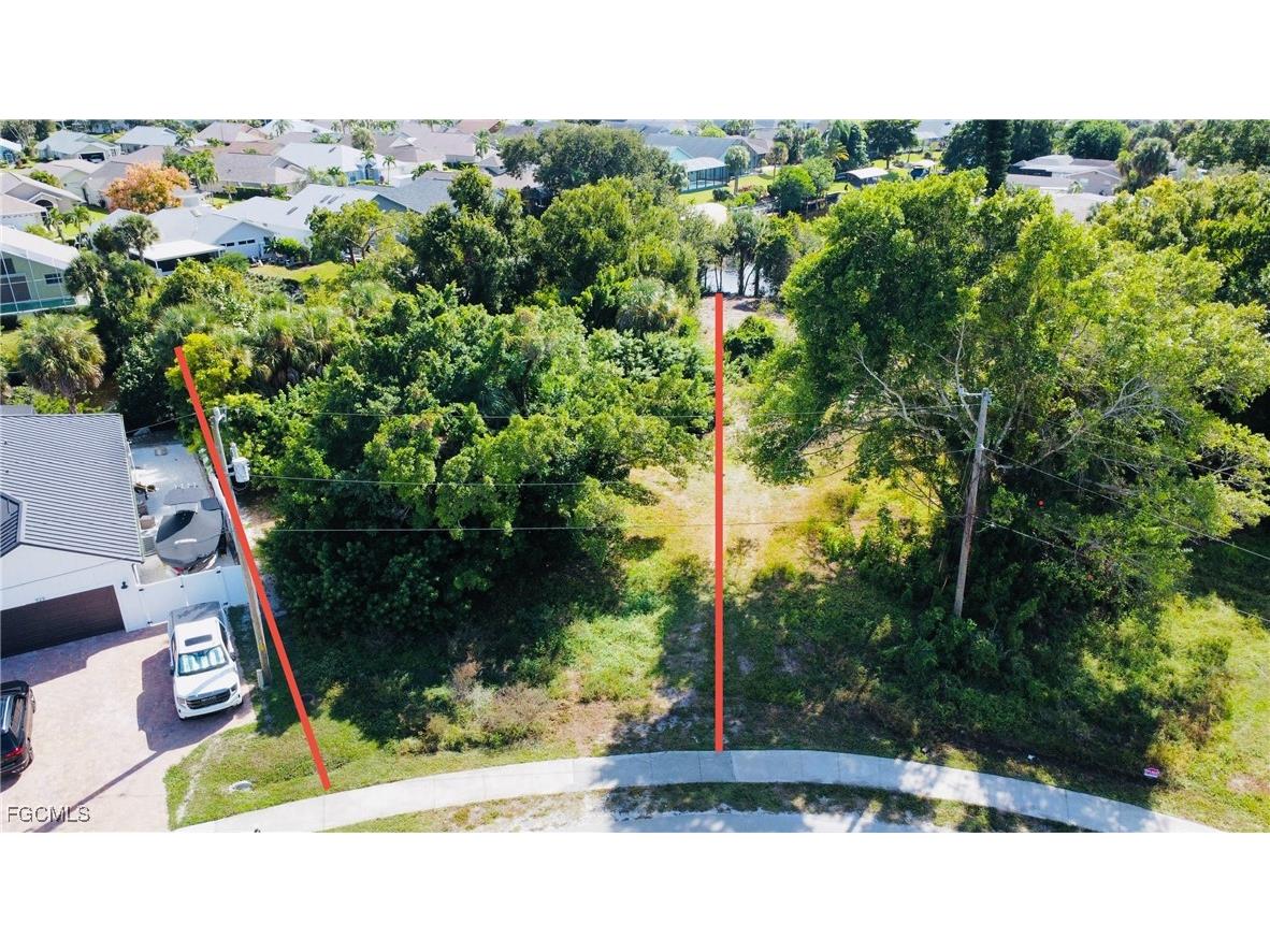 935 Iris Drive North Fort Myers FL 33903 2025019266 image3