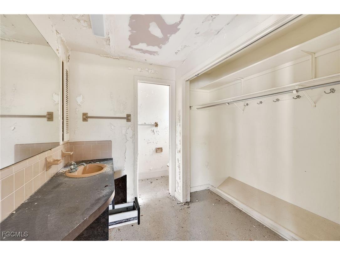 935 Pecten Court Sanibel FL 33957 2025023816 image13