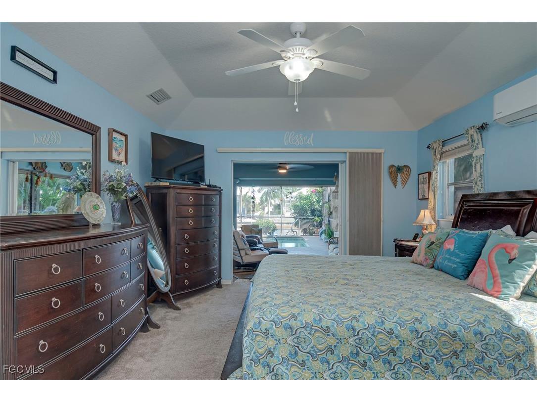 935 SE 20th Court Cape Coral FL 33990 2025018744 image16