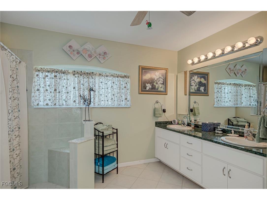 935 SE 20th Court Cape Coral FL 33990 2025018744 image18