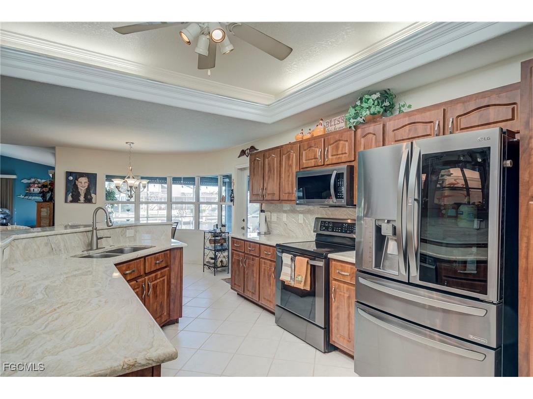 935 SE 20th Court Cape Coral FL 33990 2025018744 image9