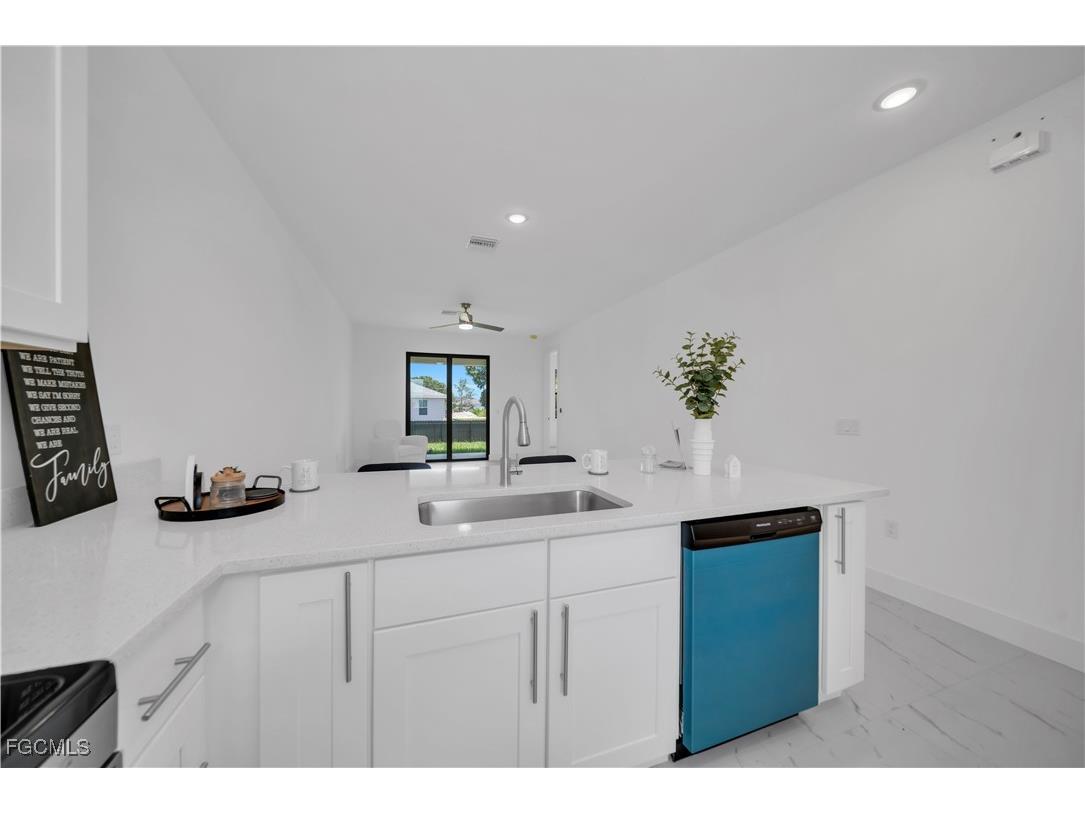 936/938 Homestead Road S Lehigh Acres FL 33974 2025020198 image3