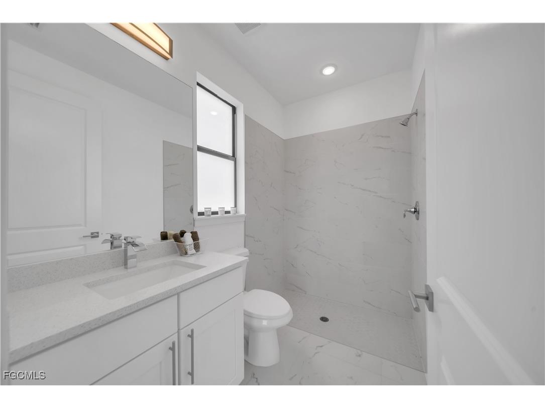 936/938 Homestead Road S Lehigh Acres FL 33974 2025020198 image8