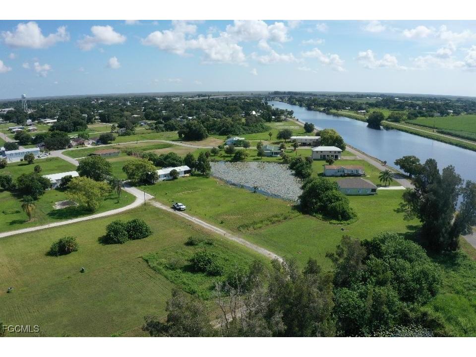 936 Meyerchick Drive Moore Haven FL 33471 2025004910 image1