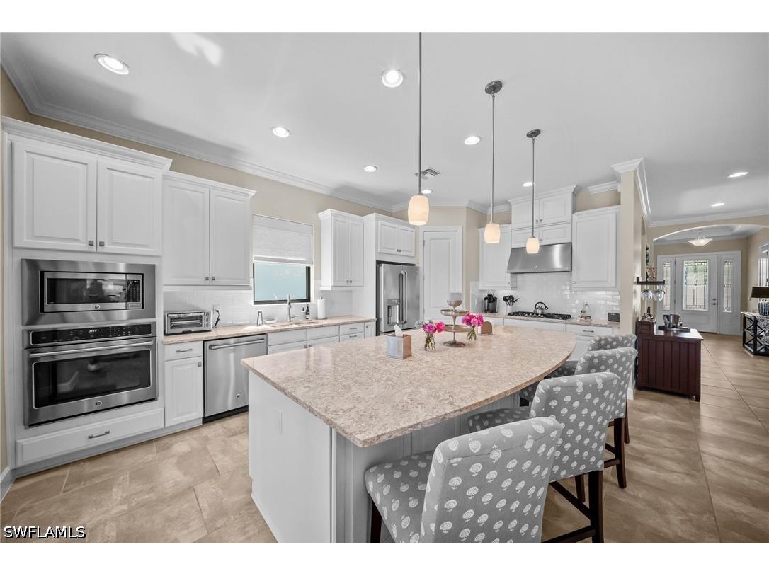 9361 Terresina Drive Naples FL 34119 226012240 image10