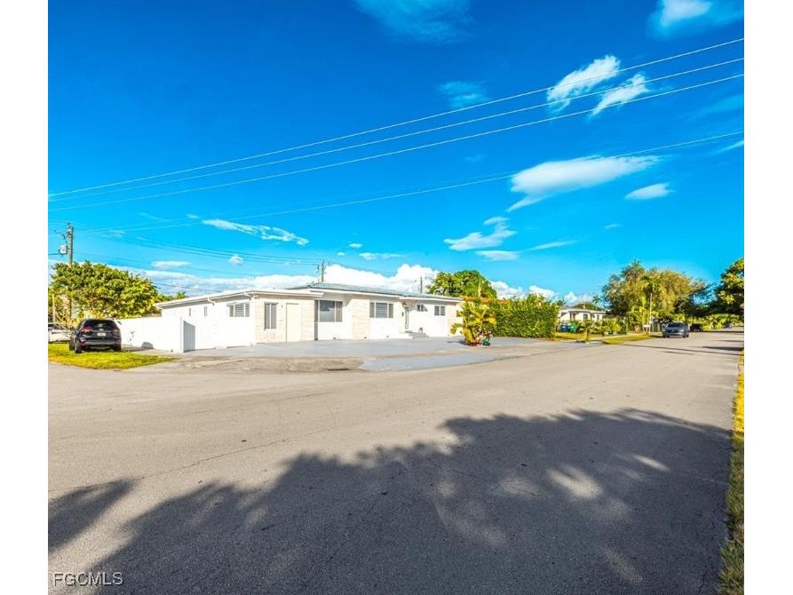 9365 Sw 44th St Miami FL 33165 2025023554 image2