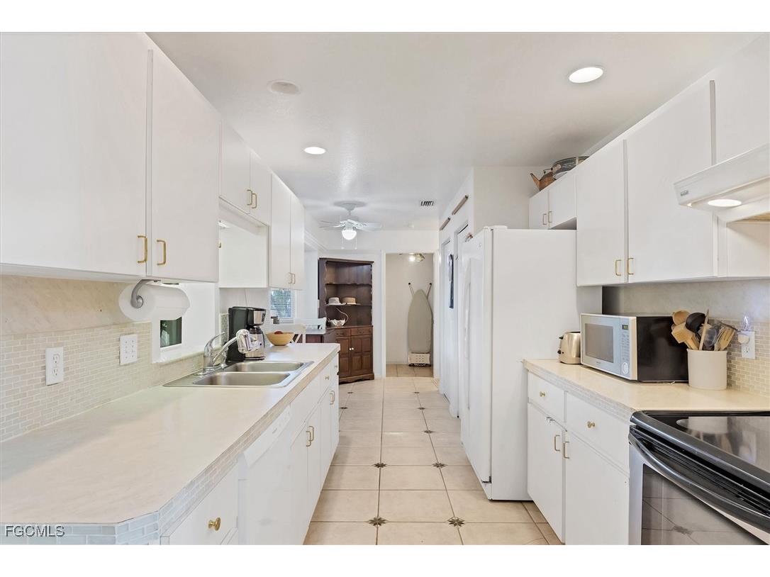 9366 Westminster Avenue Englewood FL 34224 2025010219 image10