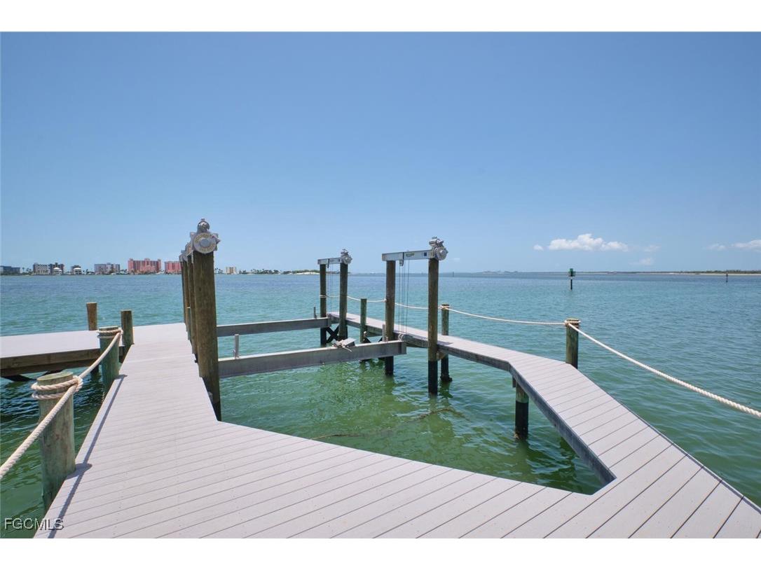 938 San Carlos Drive Fort Myers Beach FL 33931 2026002182 image13