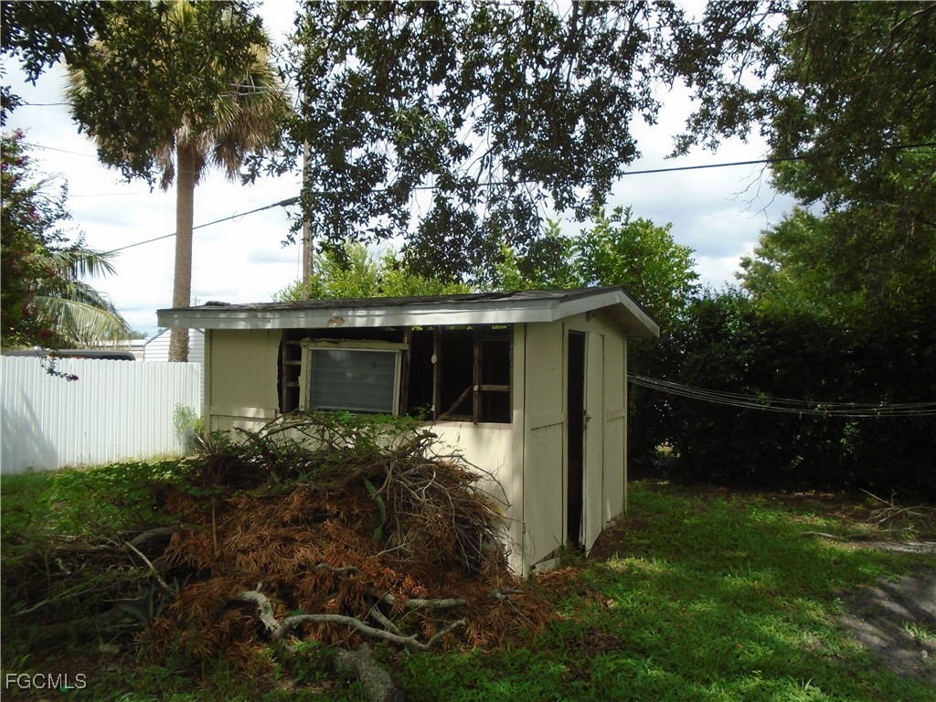 938 Tropical Palm Avenue North Fort Myers FL 33903 2025005072 image10