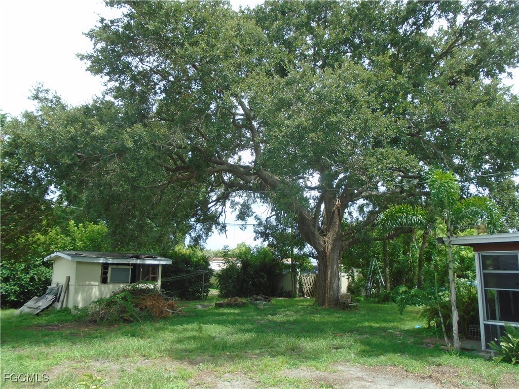 938 Tropical Palm Avenue North Fort Myers FL 33903 2025005072 image8