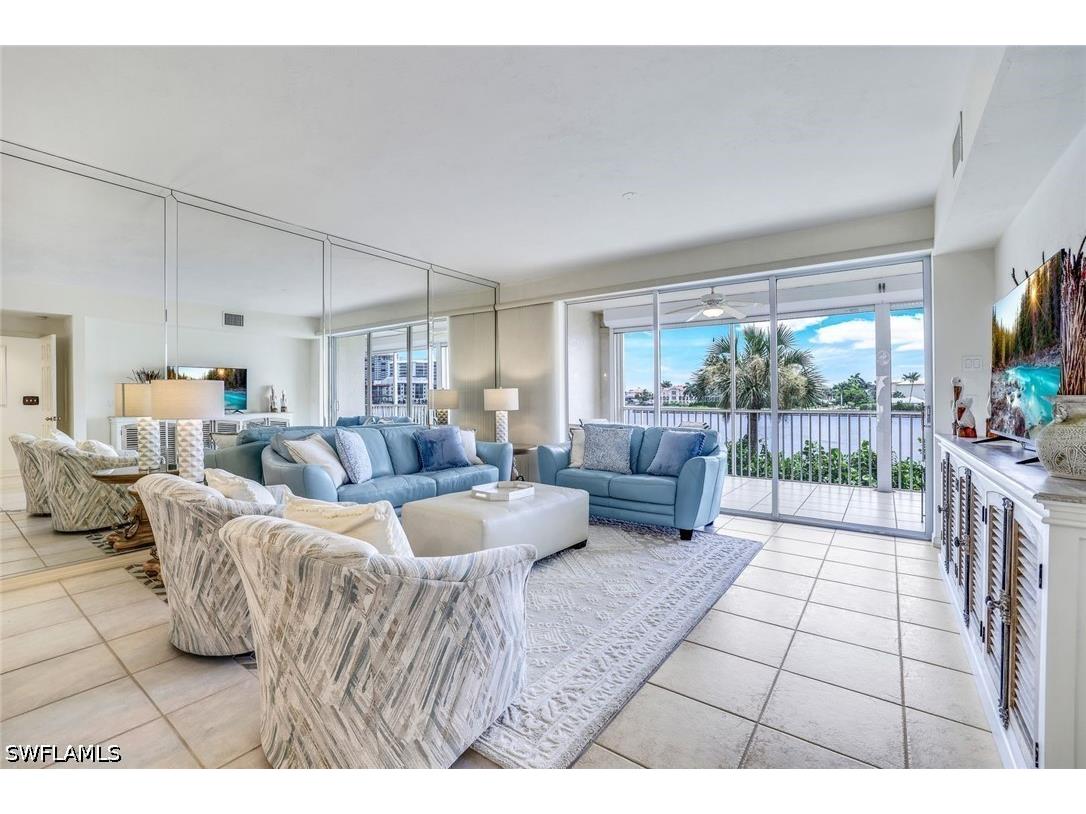 9380 Gulf Shore Drive #102 Naples FL 34108 226020317 image1