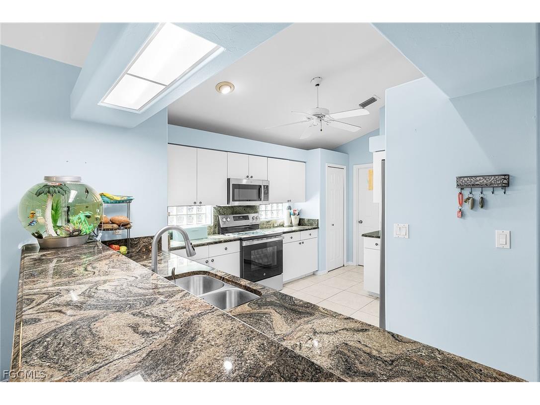 9391 Palm Island Circle North Fort Myers FL 33903 2026010133 image1