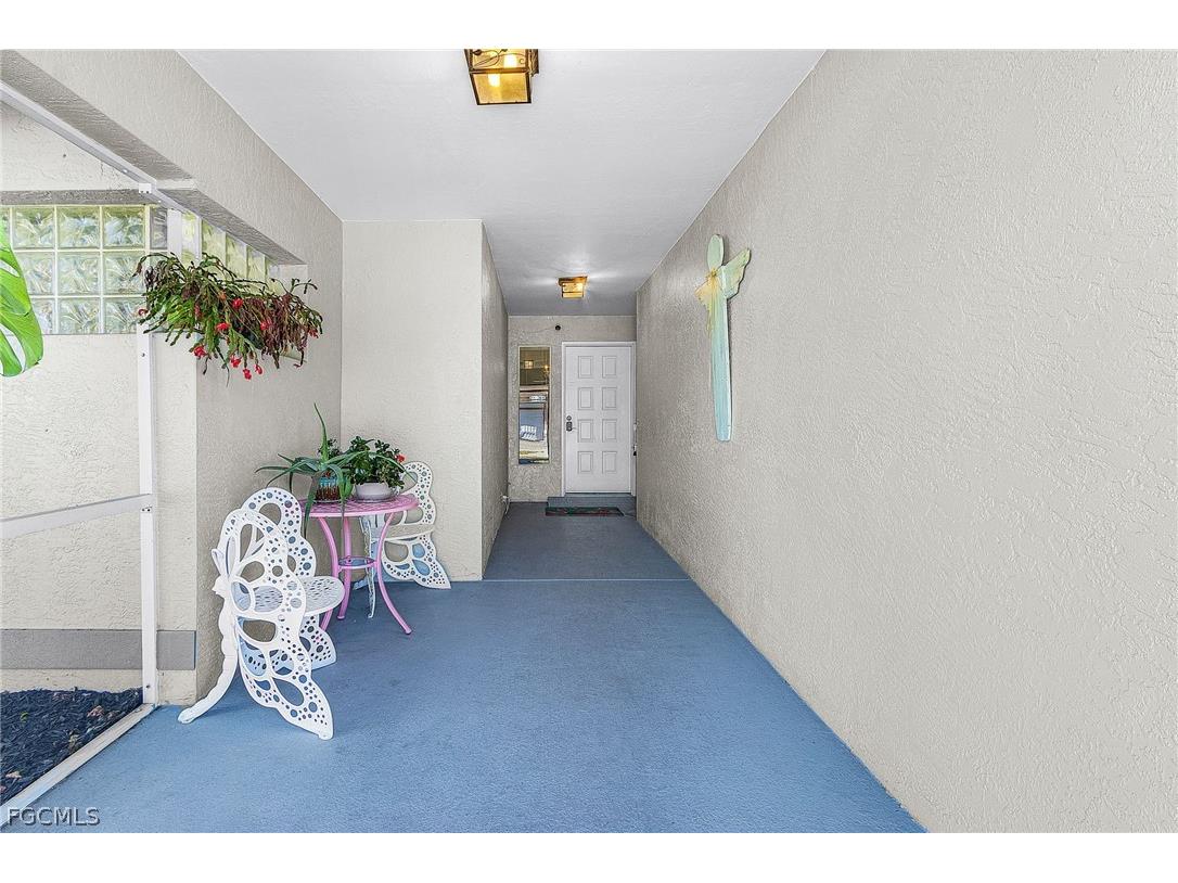 9391 Palm Island Circle North Fort Myers FL 33903 2026010133 image3