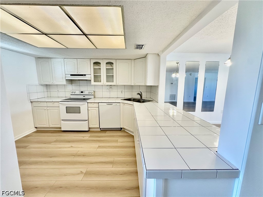 9395 Pennsylvania Avenue #19 Bonita Springs FL 34135 2026022764 image2