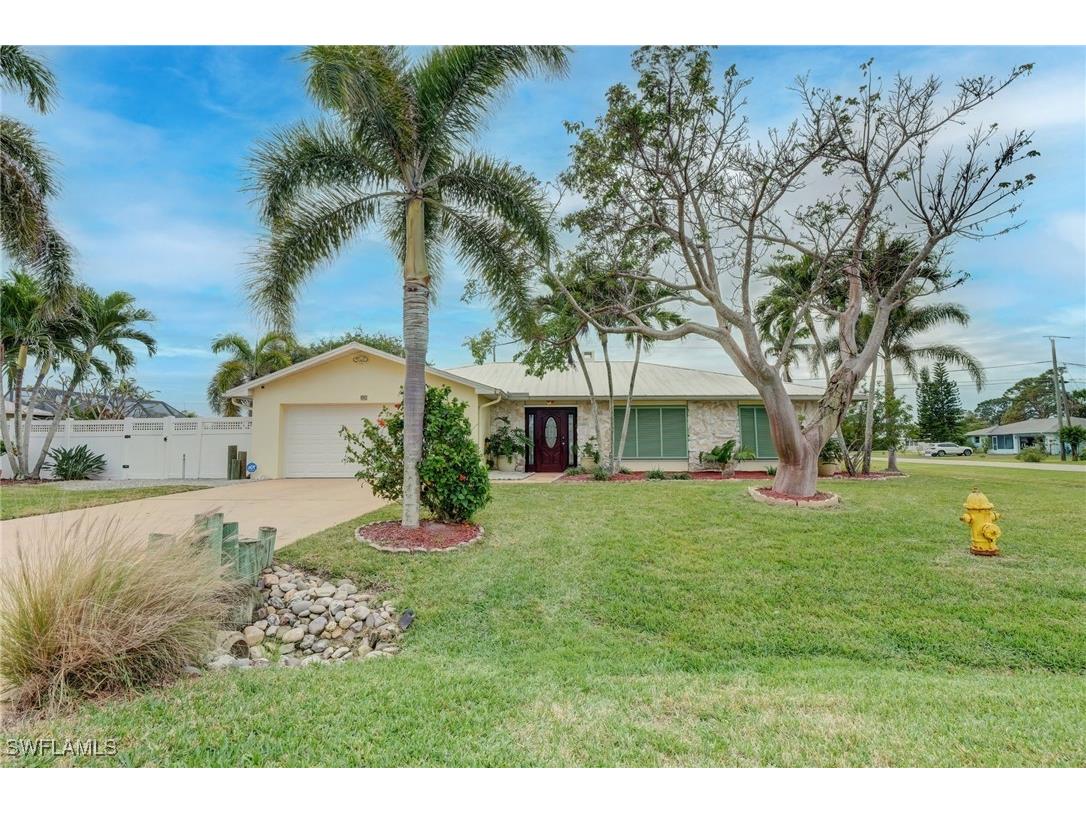 94 1st Street Bonita Springs FL 34134 225004211 image1