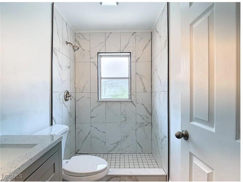 94 E North Shore Avenue North Fort Myers FL 33917 2025013516 image11