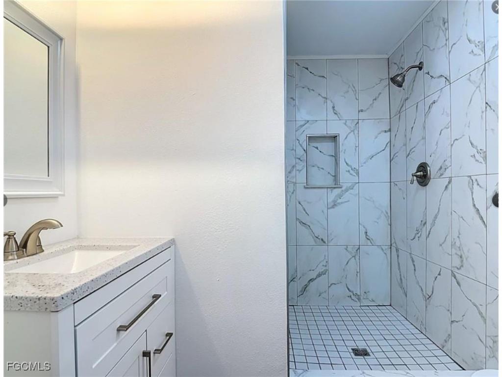 94 E North Shore Avenue North Fort Myers FL 33917 2025013516 image6