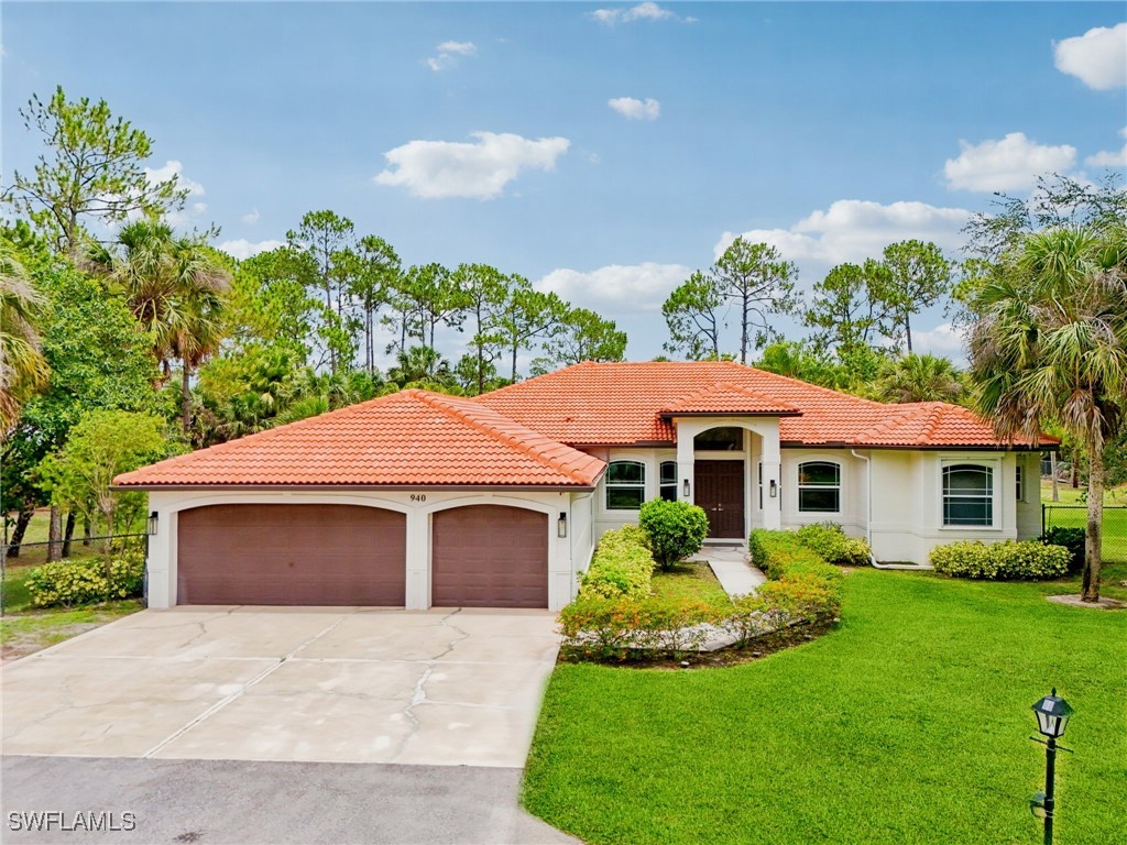 940 11th Street SW Naples FL 34117 225053825 image1