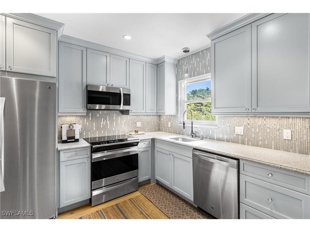 940 3rd Street S #201 Naples FL 34102 225073122 image8