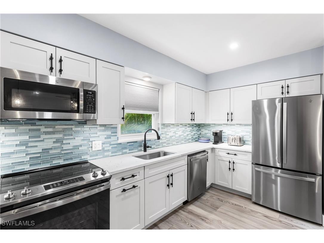 940 3rd Street S #204 Naples FL 34102 225075050 image4