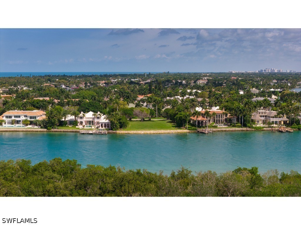 940 Admiralty Parade E Naples FL 34102 226018566 image4