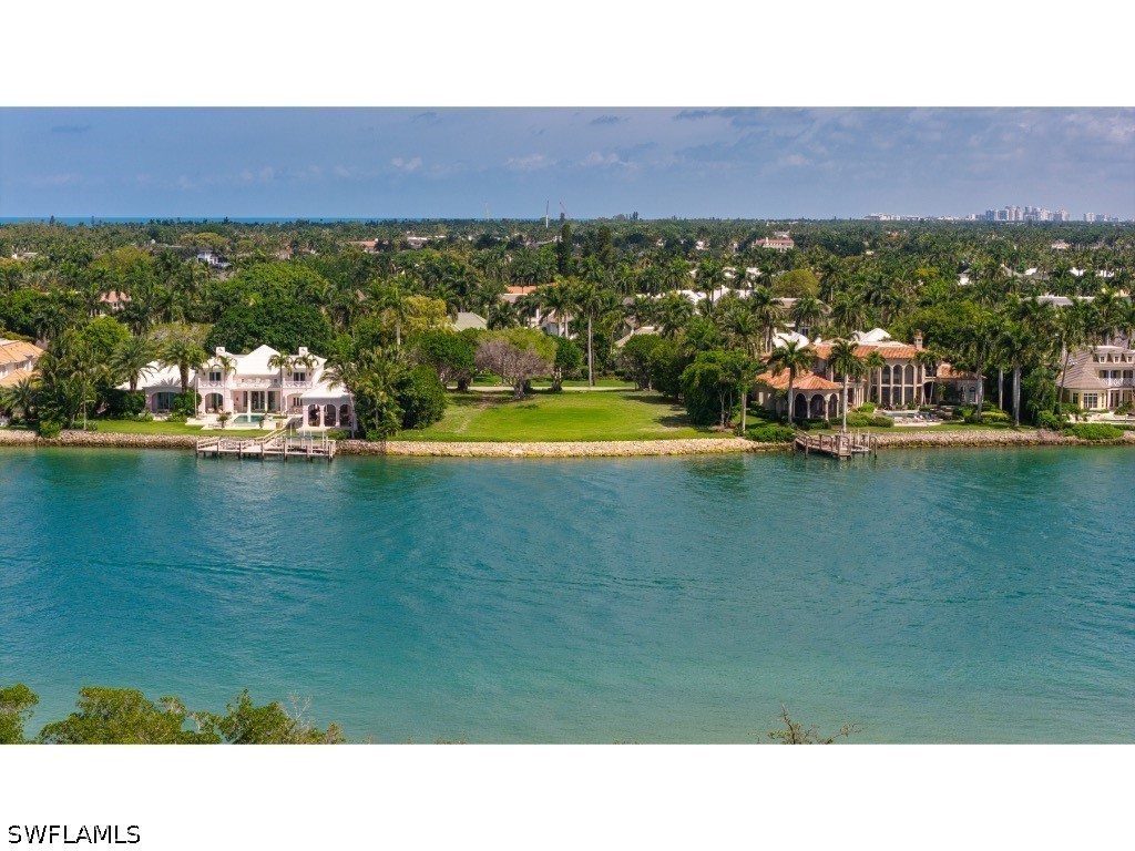 940 Admiralty Parade E Naples FL 34102 226018566 image5
