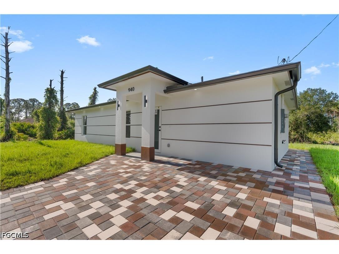 940 Berg Street E Lehigh Acres FL 33974 2026022798 image2