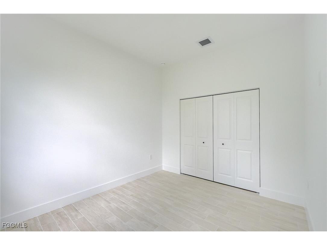 940 Lakeside Drive Lehigh Acres FL 33974 2025007513 image12