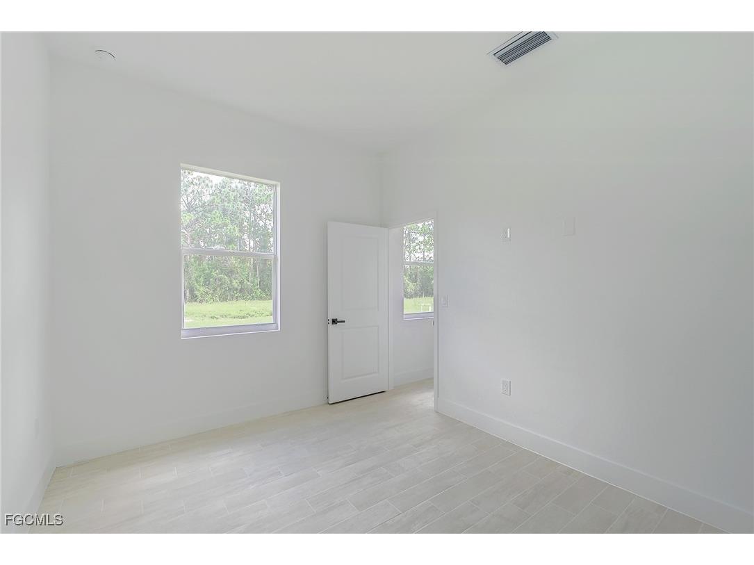 940 Lakeside Drive Lehigh Acres FL 33974 2025007513 image15