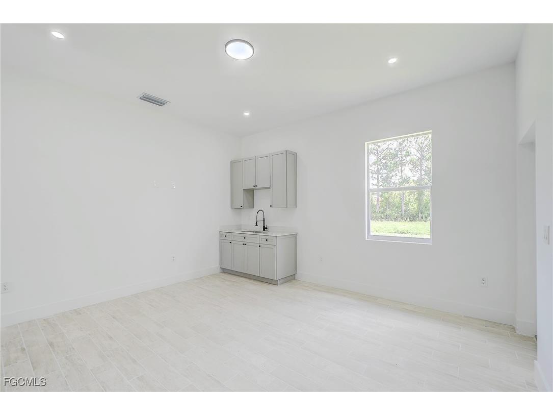 940 Lakeside Drive Lehigh Acres FL 33974 2025007513 image19