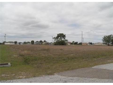 940 NW 7th Place Cape Coral FL 33993 223043762 image1