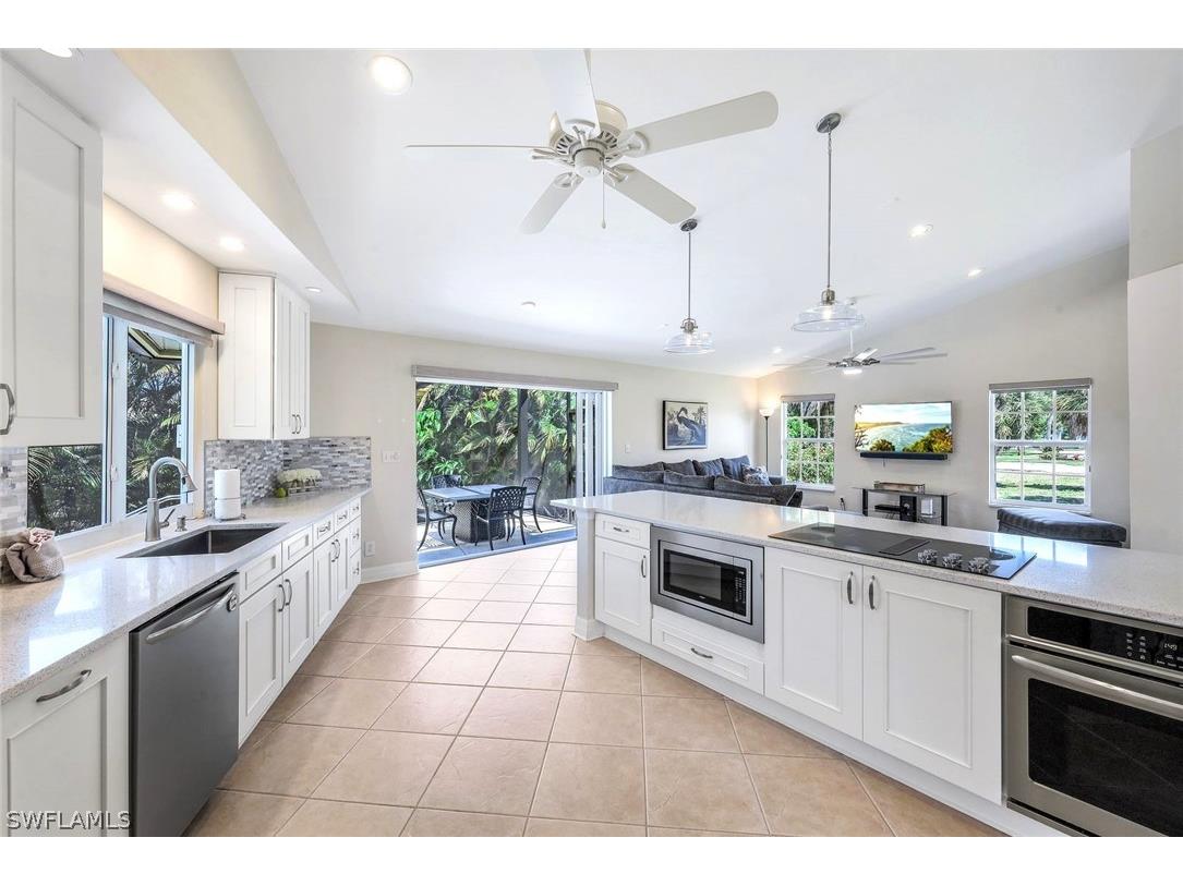 940 Sycamore Court Marco Island FL 34145 224035482 image1