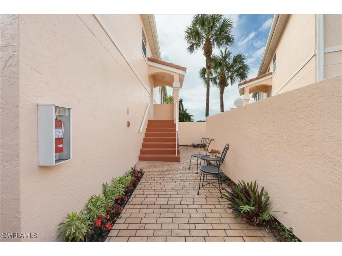 940 Woodshire Lane #M1 Naples FL 34105 225079058 image3