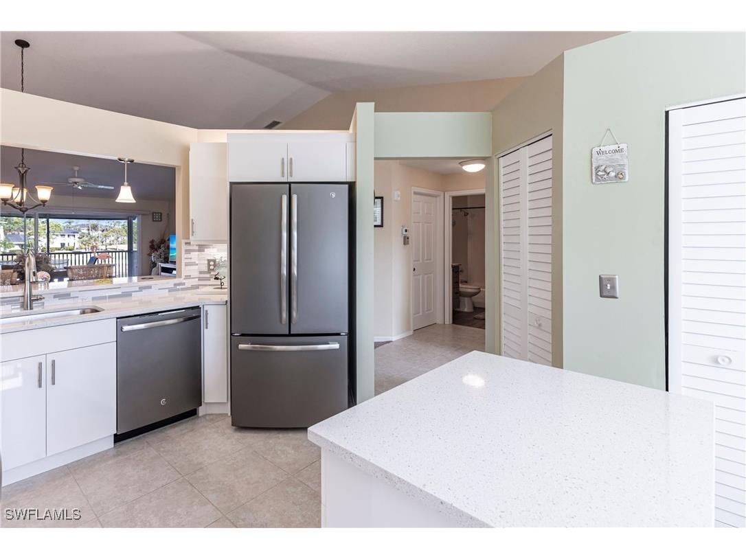 940 Woodshire Lane #M10 Naples FL 34105 225076864 image3