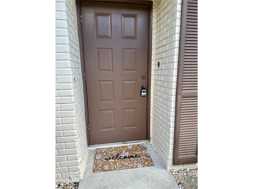 9401 Lennex Lane Fort Myers FL 33919 2025019276 image2