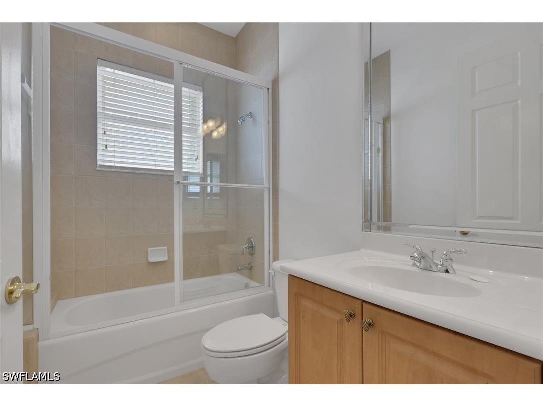 9404 Springview Loop Estero FL 33928 226014013 image20