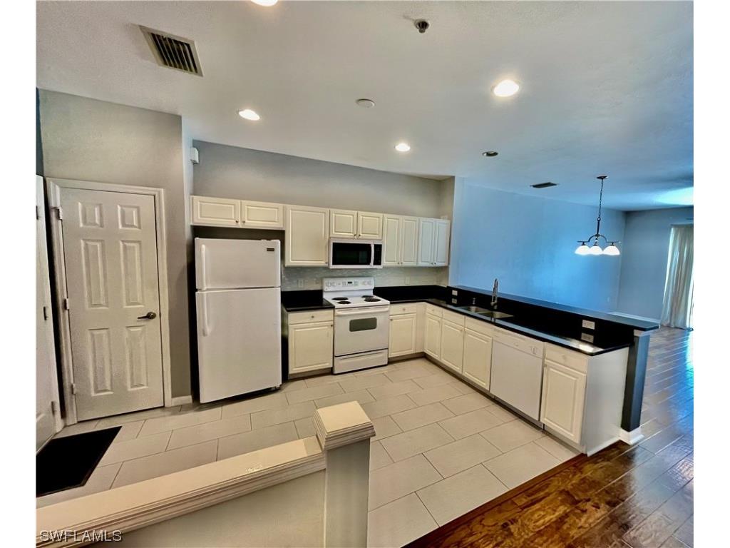 941 Hampton Circle #109 Naples FL 34105 223047756 image1