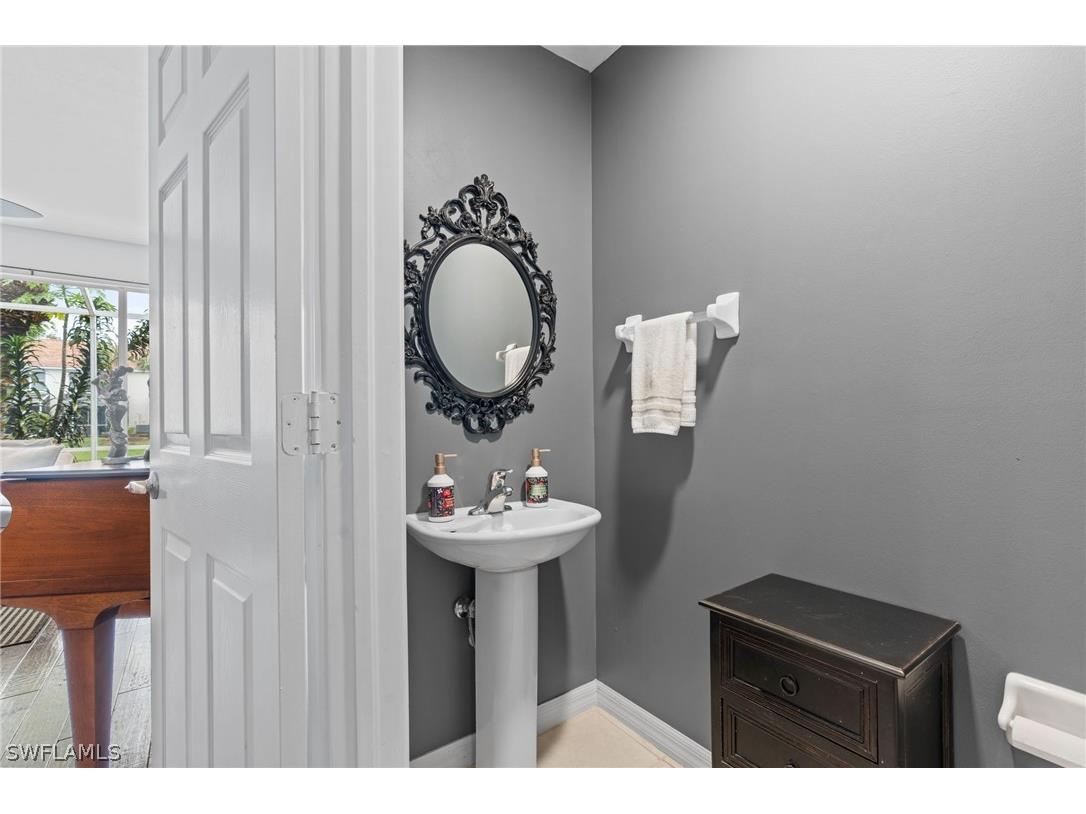 941 Hampton Circle #109 Naples FL 34105 225080539 image17