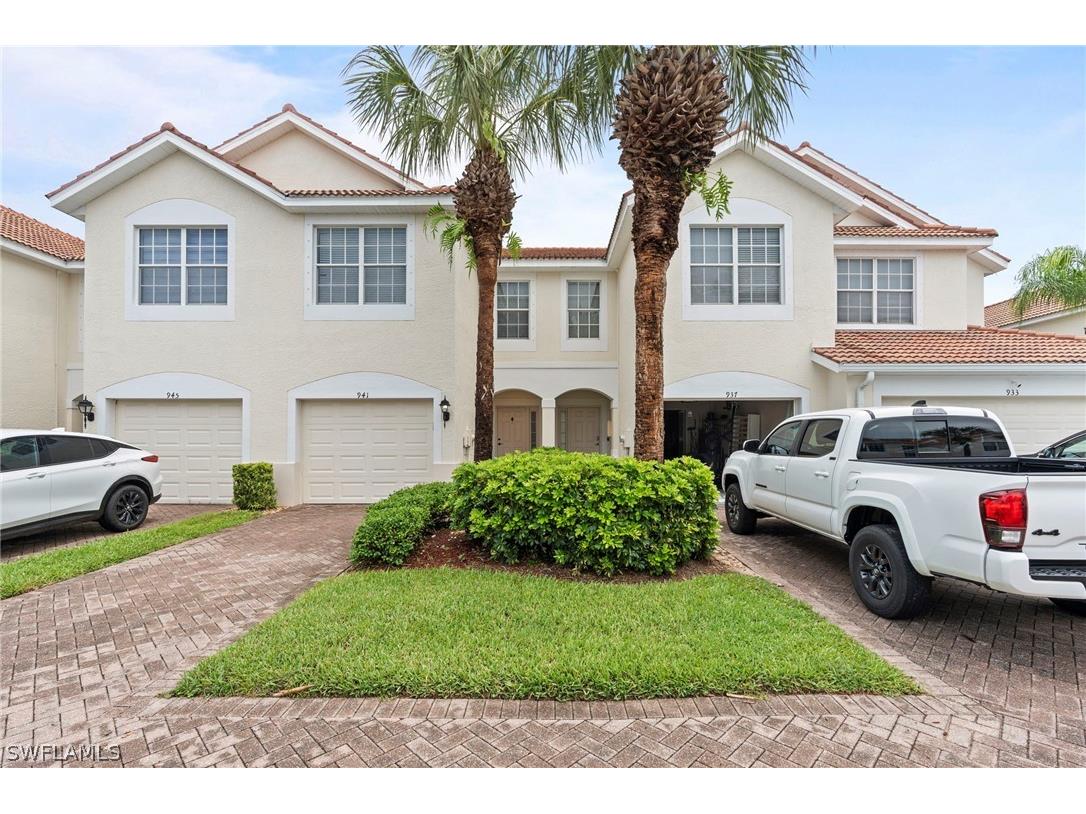 941 Hampton Circle #109 Naples FL 34105 225080539 image2