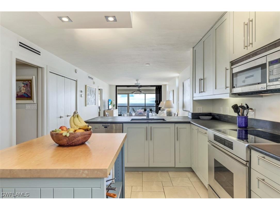 9415 Gulf Shore Drive #102 Naples FL 34108 223015360 image1