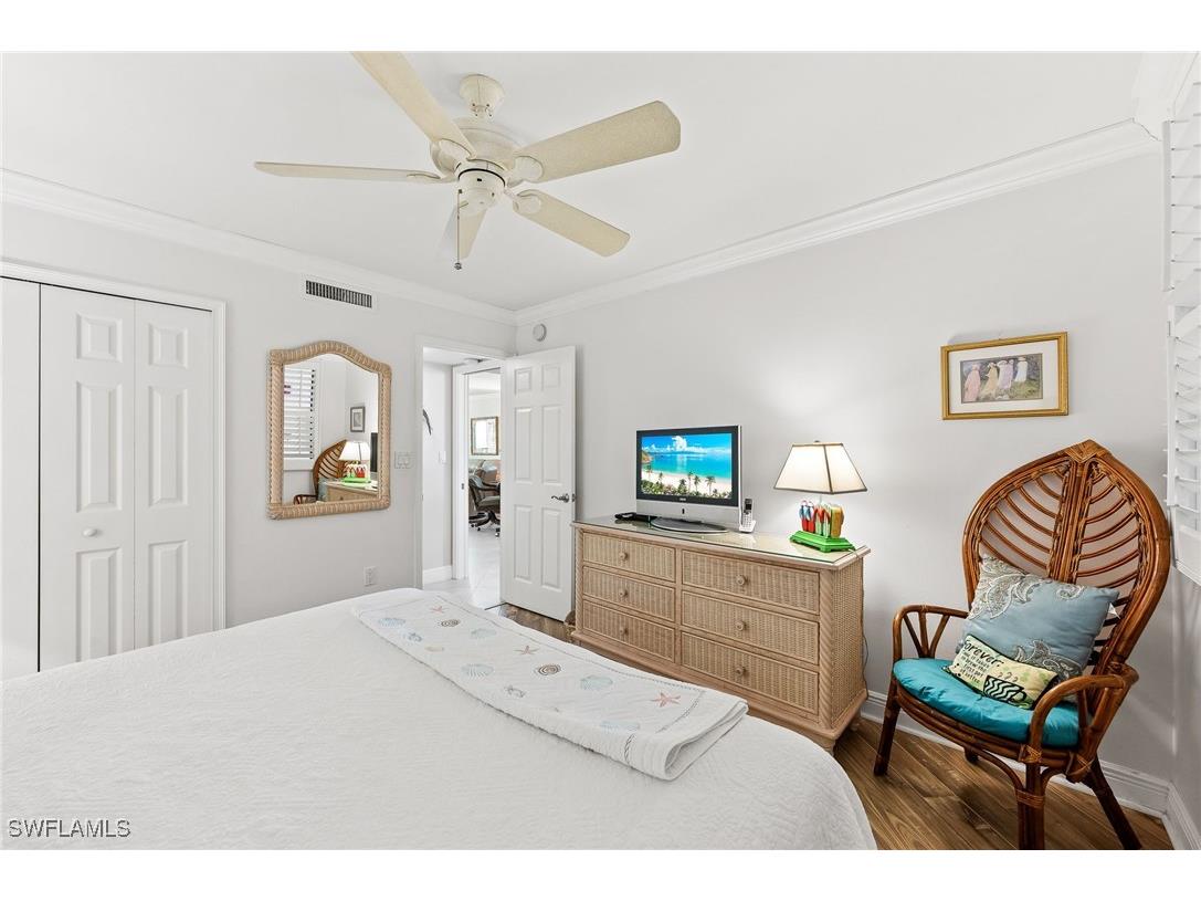 9415 Gulf Shore Drive #302 Naples FL 34108 225059773 image16