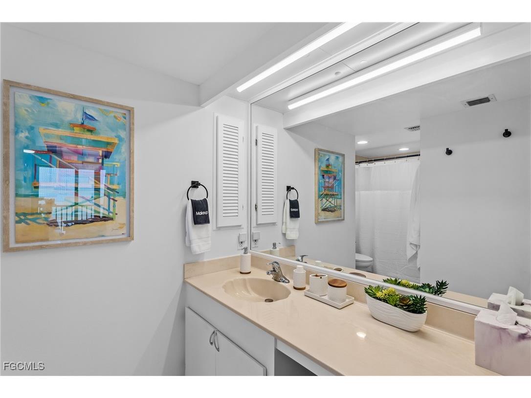 9415 Gulf Shore Drive #501 Naples FL 34108 2025021074 image21