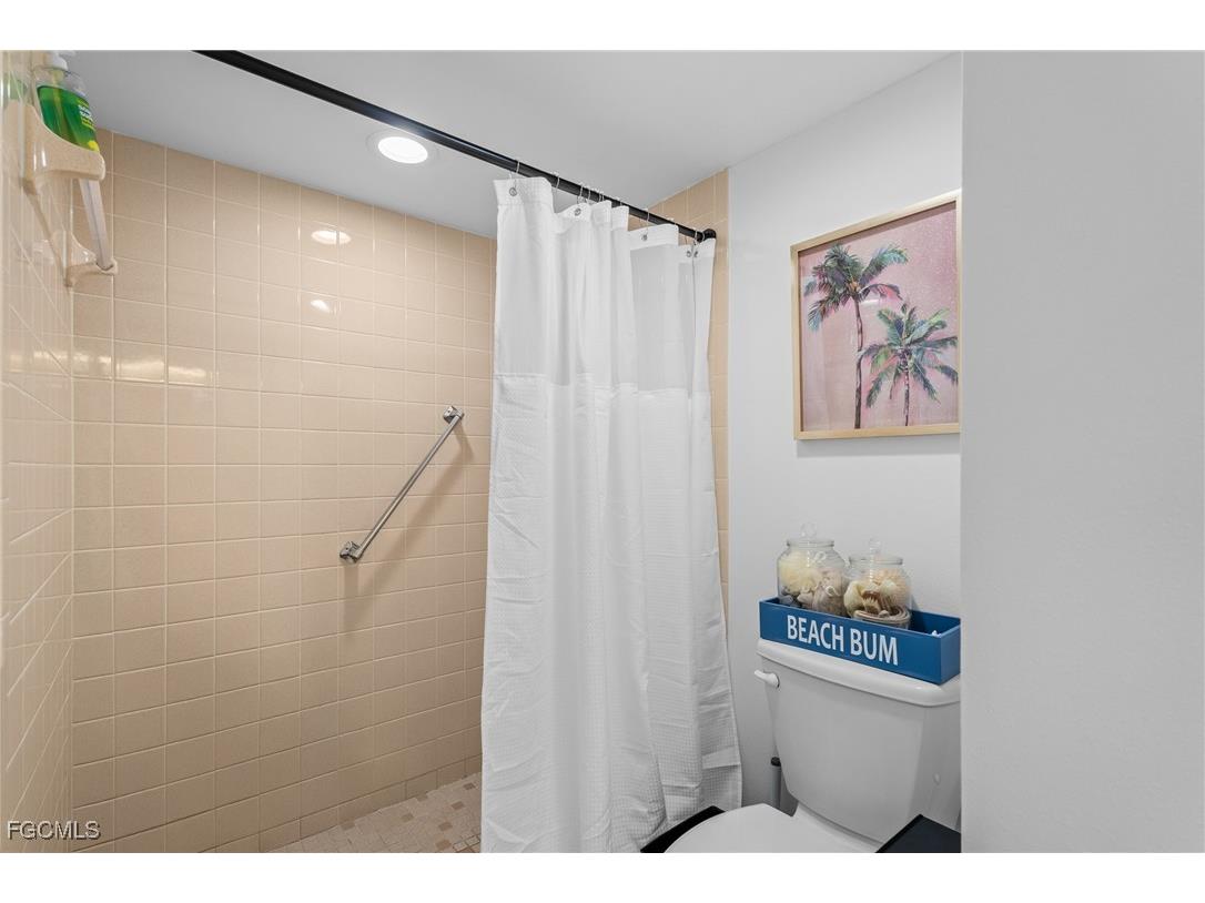 9415 Gulf Shore Drive #501 Naples FL 34108 2025021074 image22