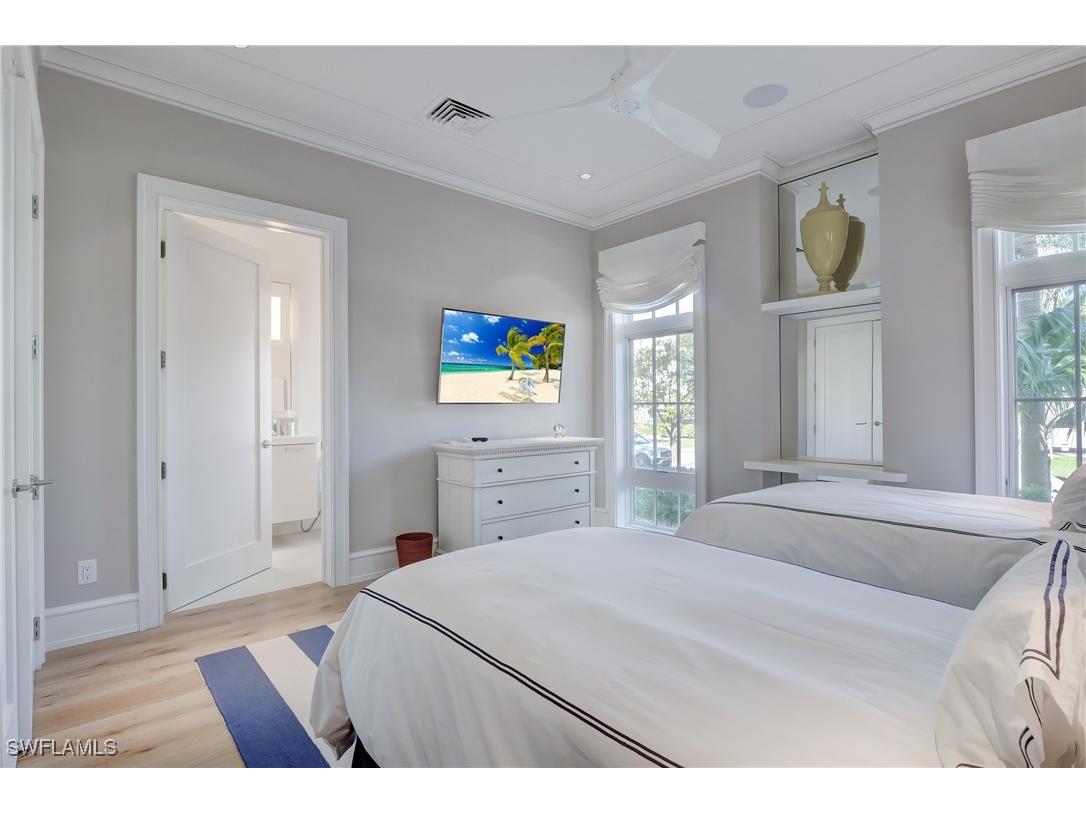 942 9th Avenue S Naples FL 34102 225070615 image8