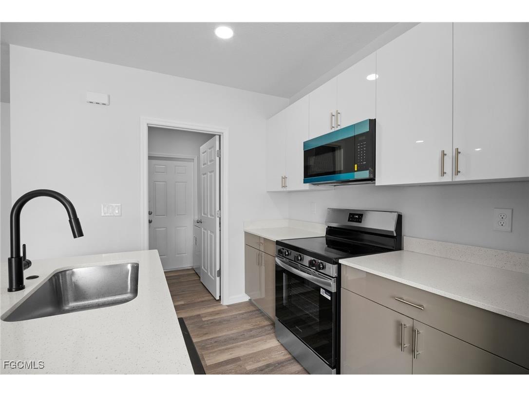 942 Sunrise Boulevard Lehigh Acres FL 33974 2025019943 image15