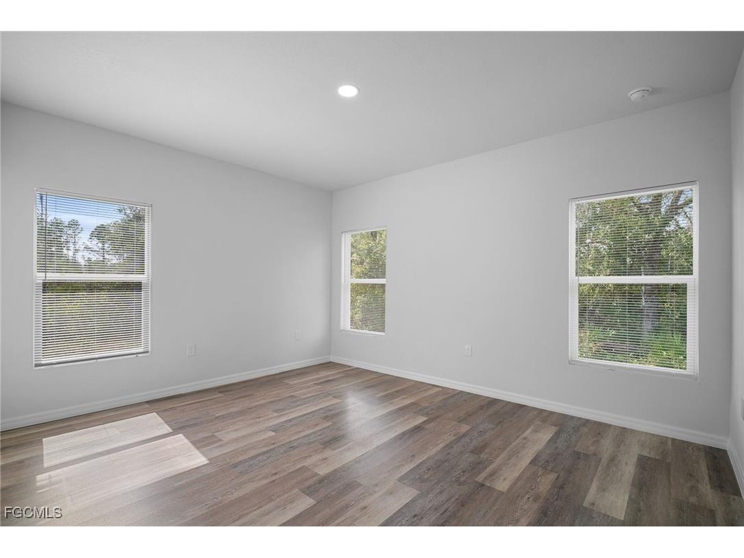 942 Sunrise Boulevard Lehigh Acres FL 33974 2025019943 image19