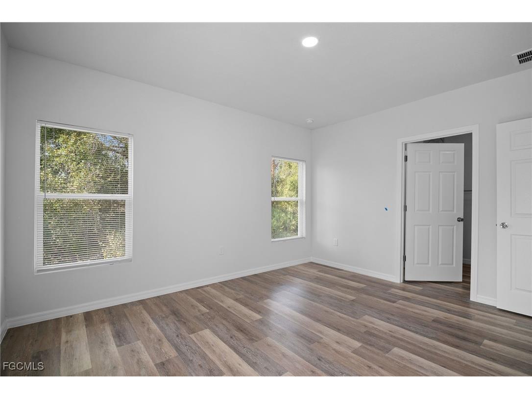 942 Sunrise Boulevard Lehigh Acres FL 33974 2025019943 image21